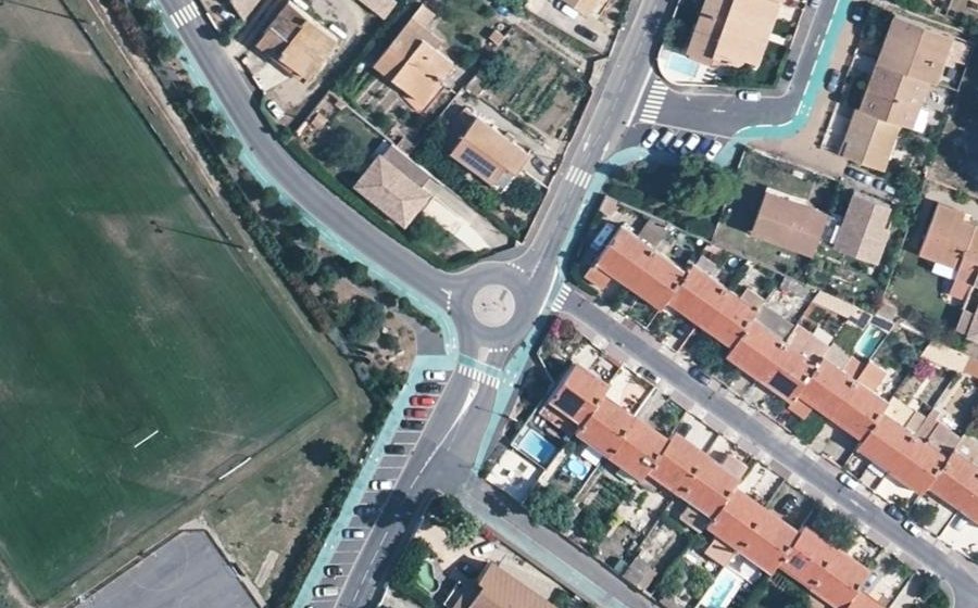 Vue aérienne du Rond-point anonyme n°172524699
