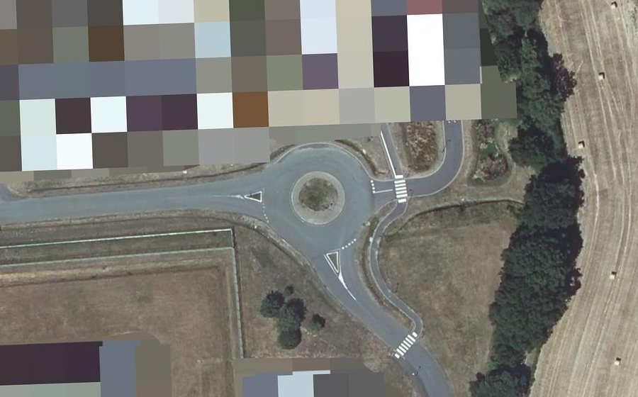 Vue aérienne du Rond-point anonyme n°172639195