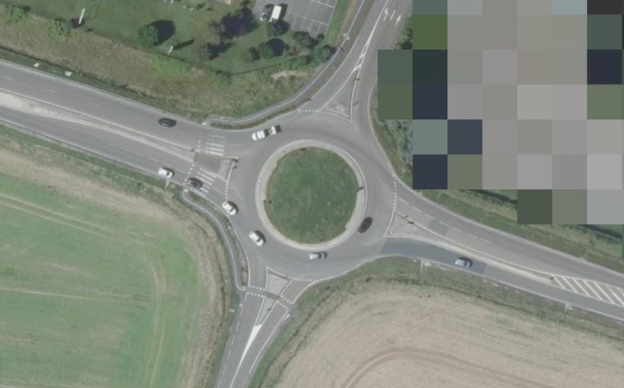 Vue aérienne du Rond-point anonyme n°172682188