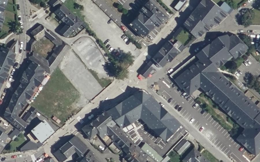 Vue aérienne du Rond-point anonyme n°172906275
