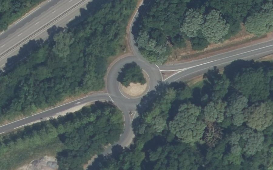 Vue aérienne du Rond-point anonyme n°173155354