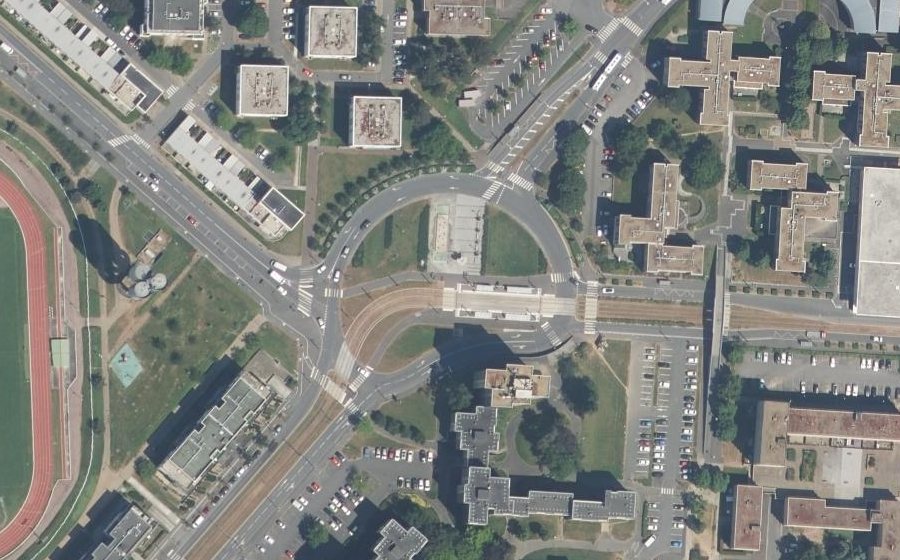Vue aérienne du Rond-point anonyme n°173155357