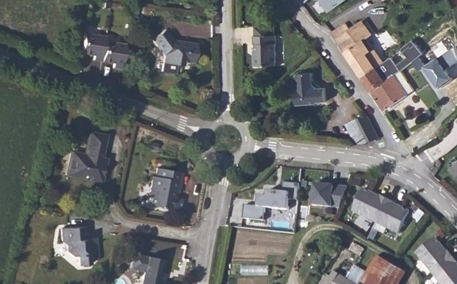 Vue aérienne du Rond-point anonyme n°173457489