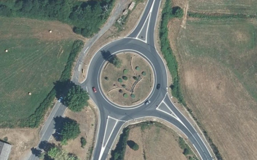 Vue aérienne du Rond-point anonyme n°173524068