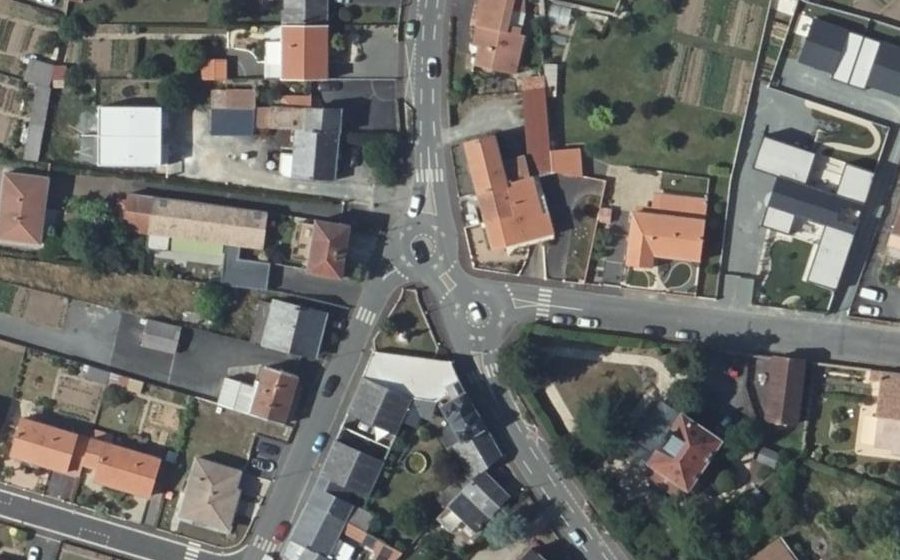 Vue aérienne du Rond-point anonyme n°173526104