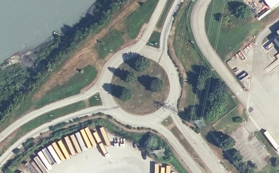 Vue aérienne du Rond-point anonyme n°173527285