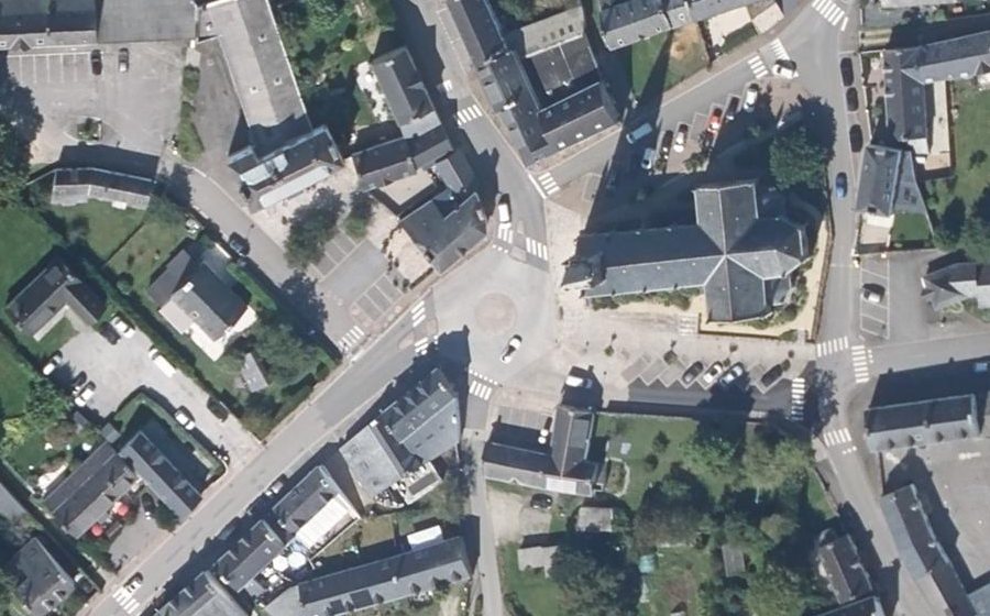 Vue aérienne du Rond-point anonyme n°173622046