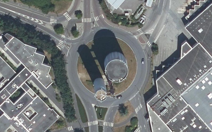 Vue aérienne du Rond-point anonyme n°17366328