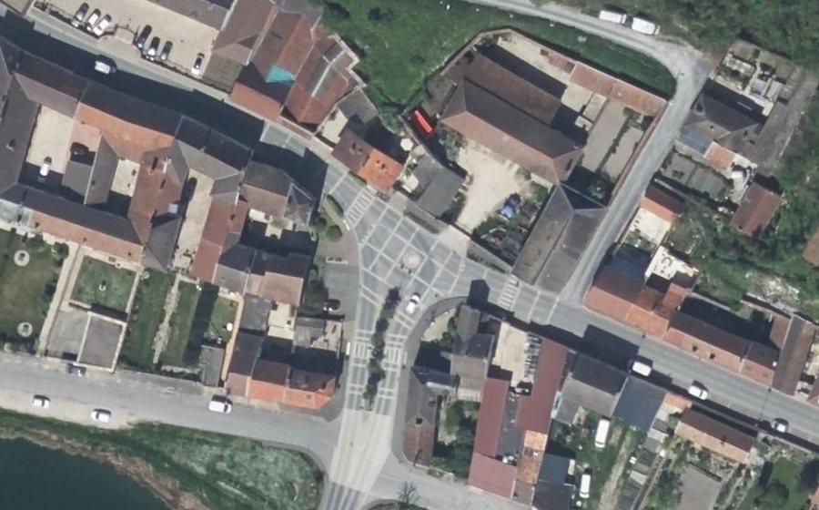 Vue aérienne du Rond-point anonyme n°173669718