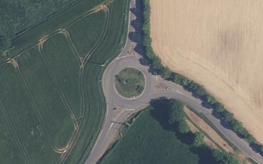 Vue aérienne du Rond-point anonyme n°173690751