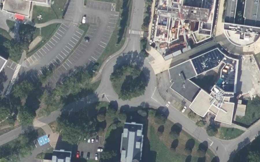 Vue aérienne du Rond-point anonyme n°17377239