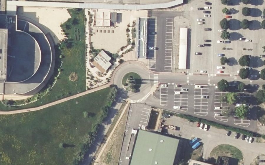 Vue aérienne du Rond-point anonyme n°174002512