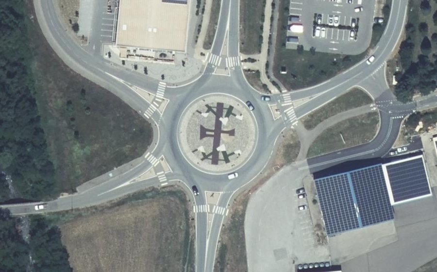 Vue aérienne du Rond-point anonyme n°174017078