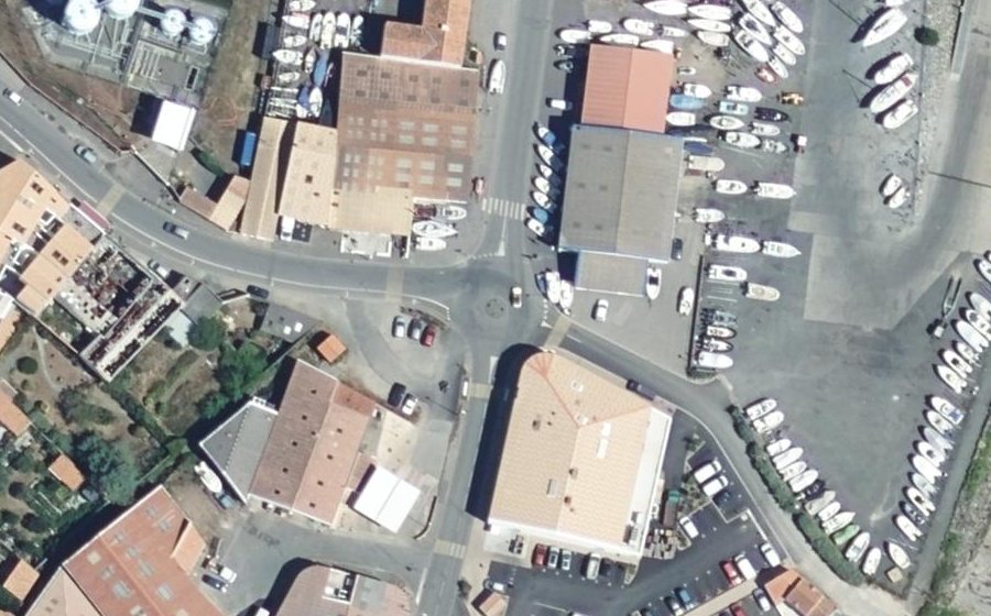 Vue aérienne du Rond-point anonyme n°174578776