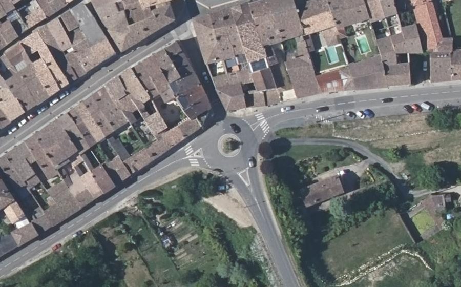 Vue aérienne du Rond-point anonyme n°174585181