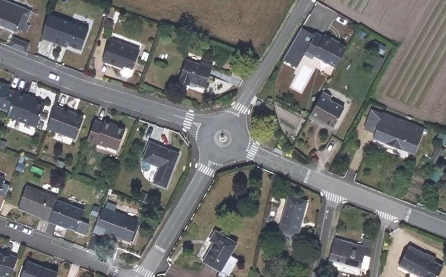 Vue aérienne du Rond-point anonyme n°174711064