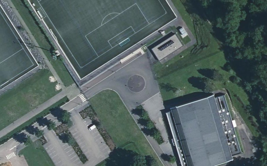 Vue aérienne du Rond-point anonyme n°174734501