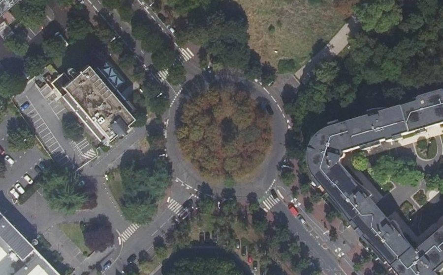 Vue aérienne du Rond-point anonyme n°17478488