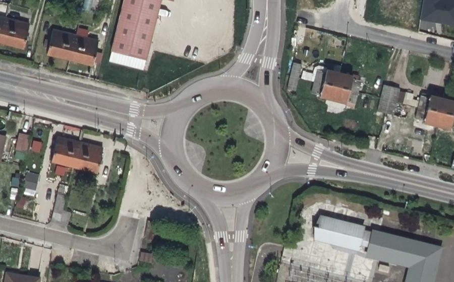 Vue aérienne du Rond-point anonyme n°174931200