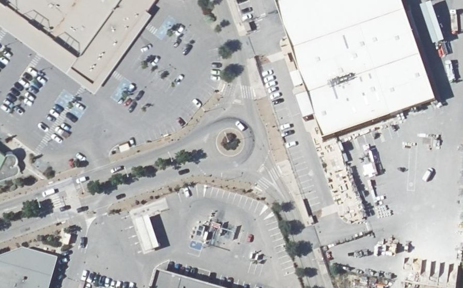 Vue aérienne du Rond-point anonyme n°175010980