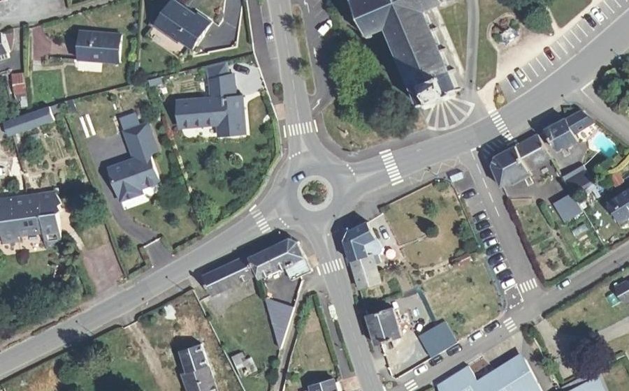 Vue aérienne du Rond-point anonyme n°17545380