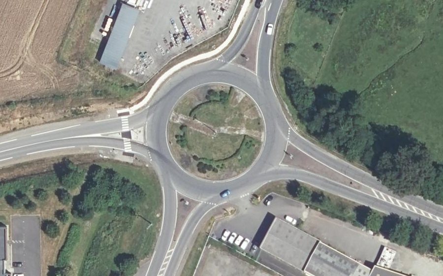 Vue aérienne du Rond-point anonyme n°17553830
