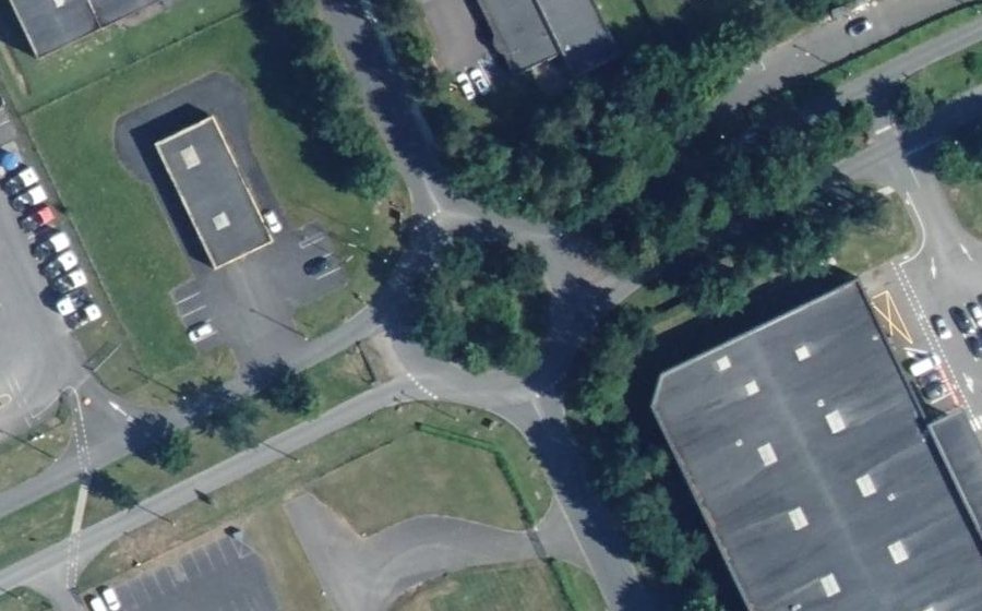 Vue aérienne du Rond-point anonyme n°175919962