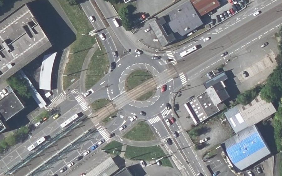 Vue aérienne du Rond-point anonyme n°176200134