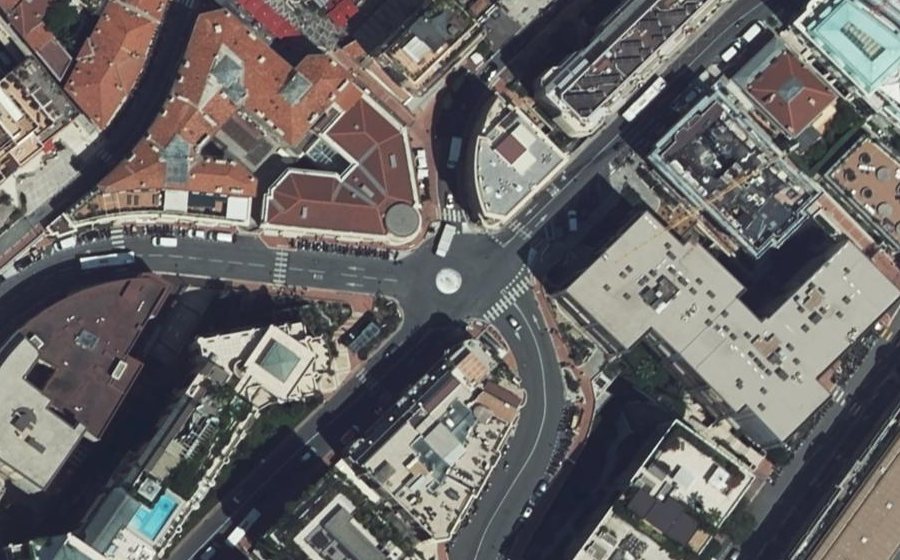 Vue aérienne du Rond-point anonyme n°176333306
