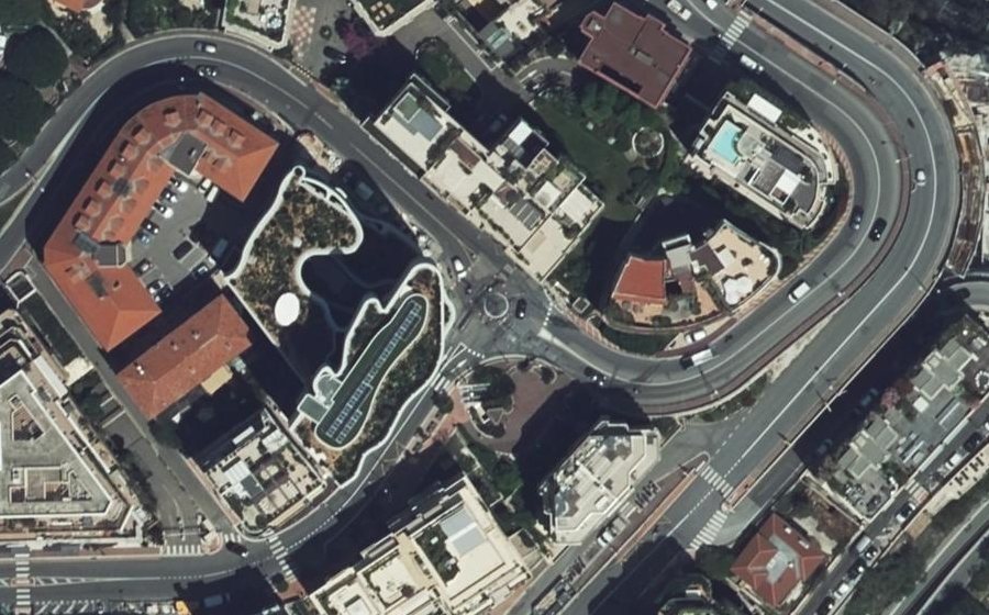 Vue aérienne du Rond-point anonyme n°176337642