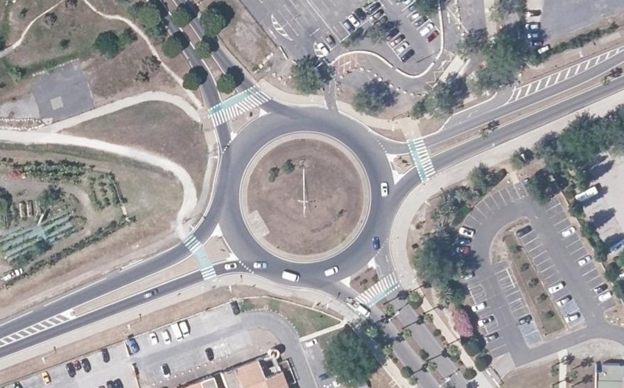 Vue aérienne du Rond-point anonyme n°17671322