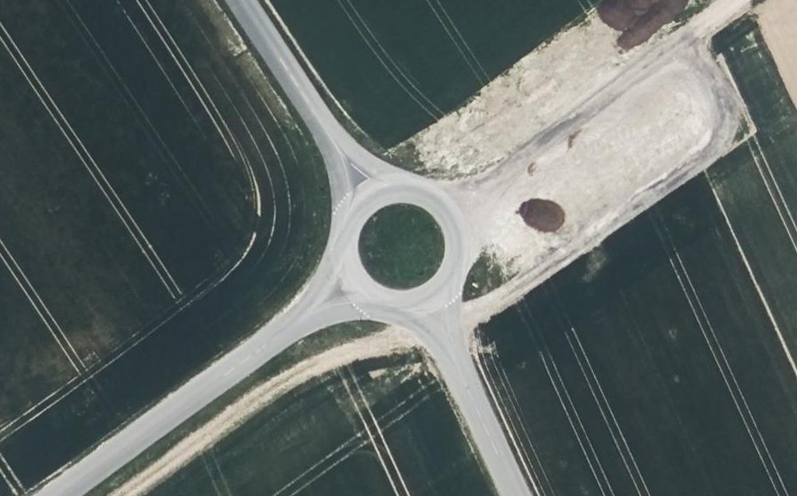 Vue aérienne du Rond-point anonyme n°176715800
