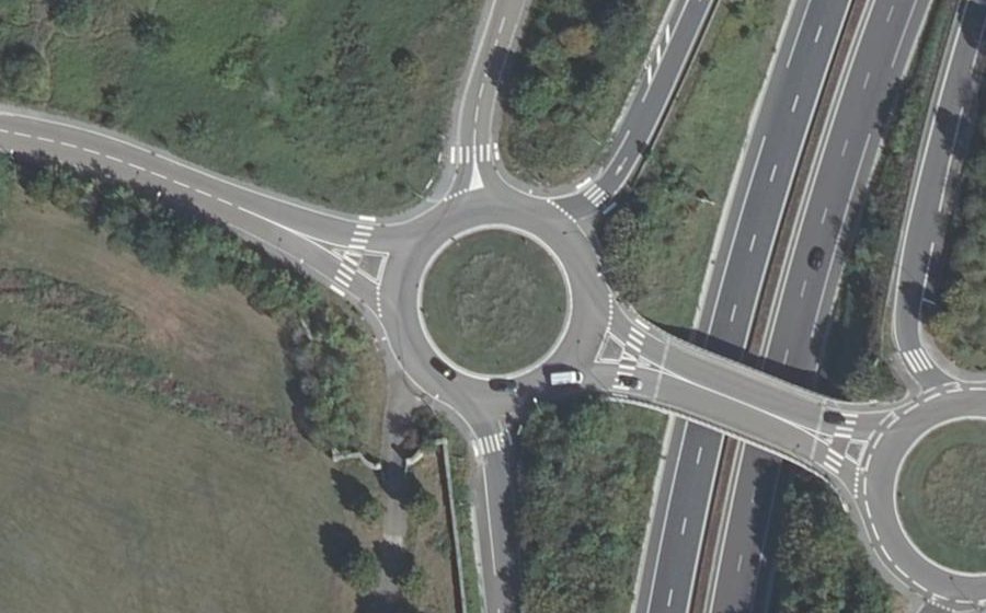 Vue aérienne du Rond-point anonyme n°17671784
