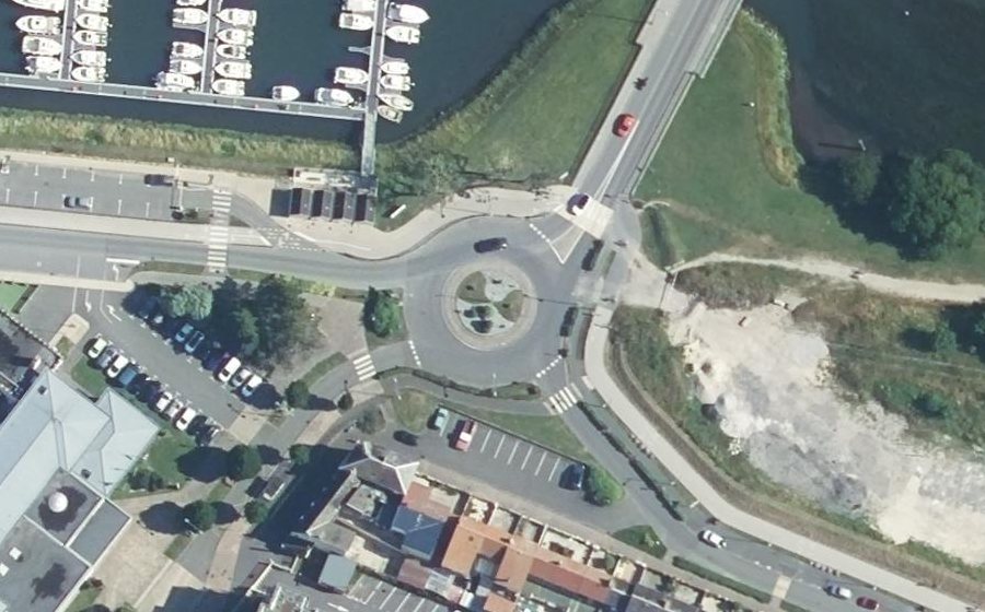 Vue aérienne du Rond-point anonyme n°176921012