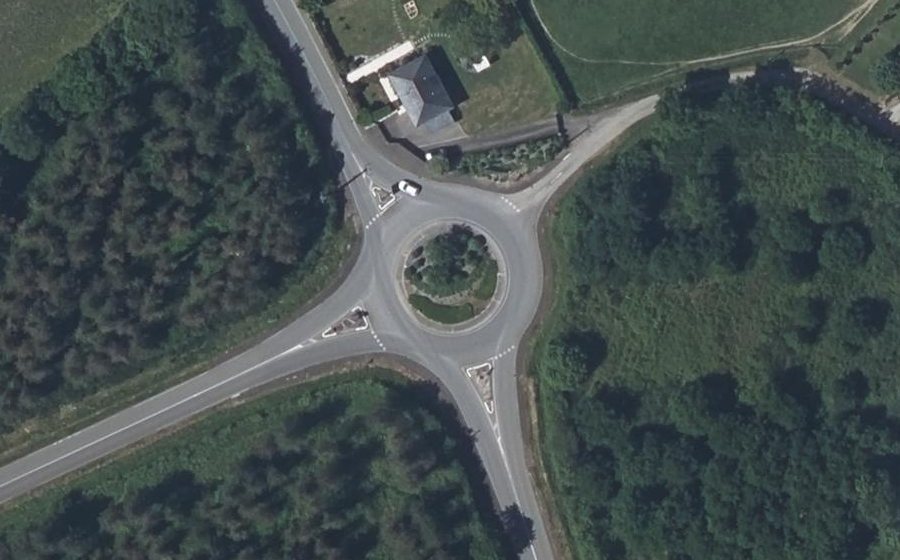 Vue aérienne du Rond-point anonyme n°177188520
