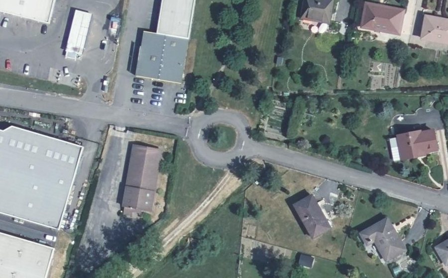 Vue aérienne du Rond-point anonyme n°177224244