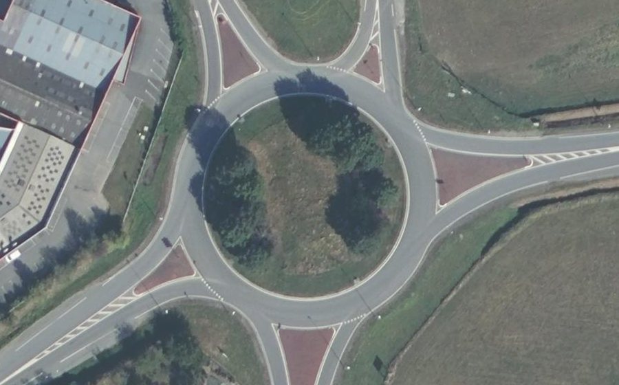 Vue aérienne du Rond-point anonyme n°17727958