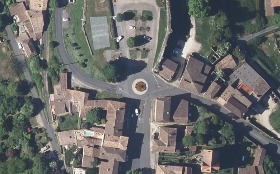 Vue aérienne du Rond-point anonyme n°177290955