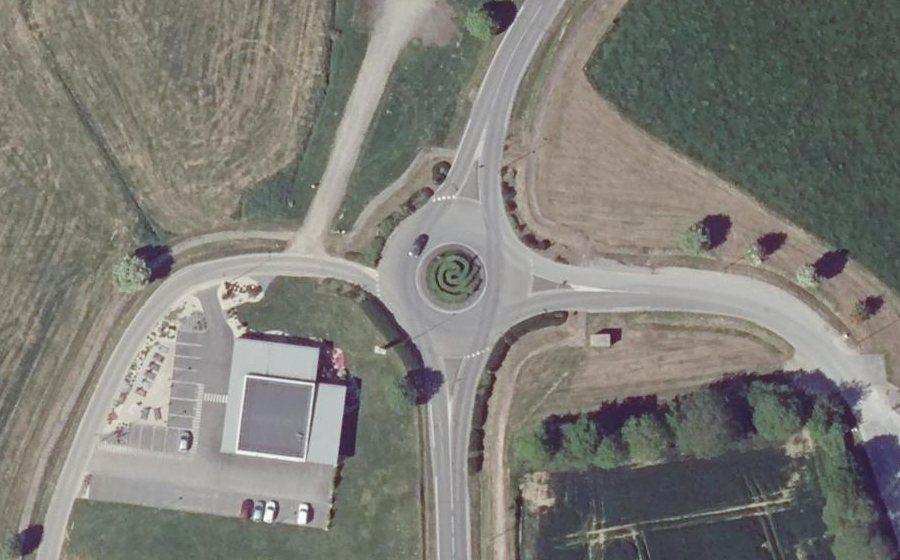 Vue aérienne du Rond-point anonyme n°177315028