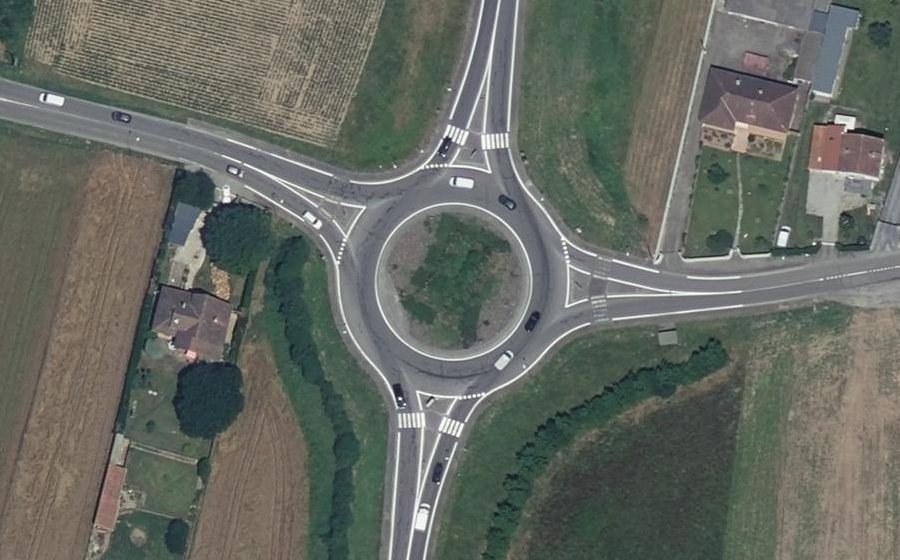 Vue aérienne du Rond-point anonyme n°177321549