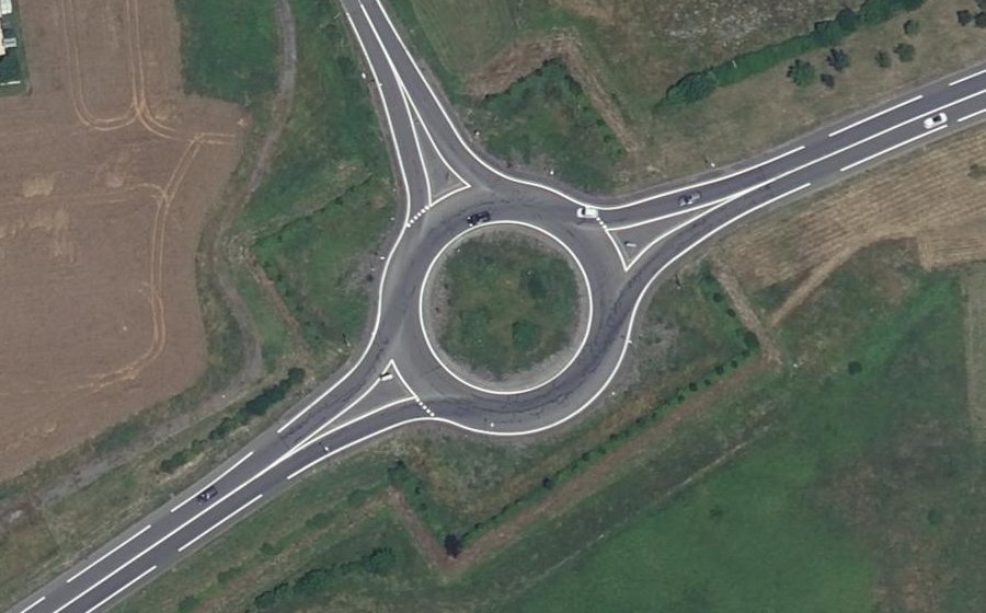 Vue aérienne du Rond-point anonyme n°177321550