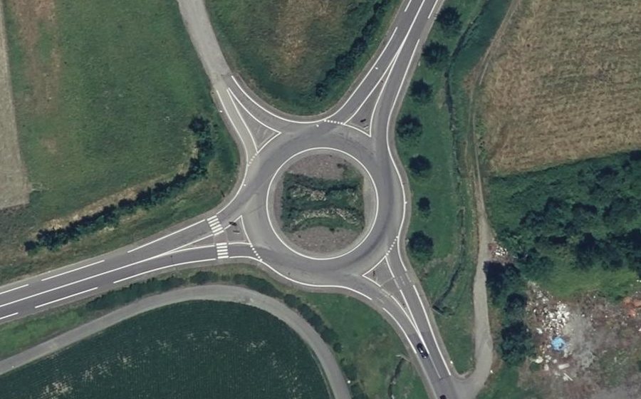 Vue aérienne du Rond-point anonyme n°177321551