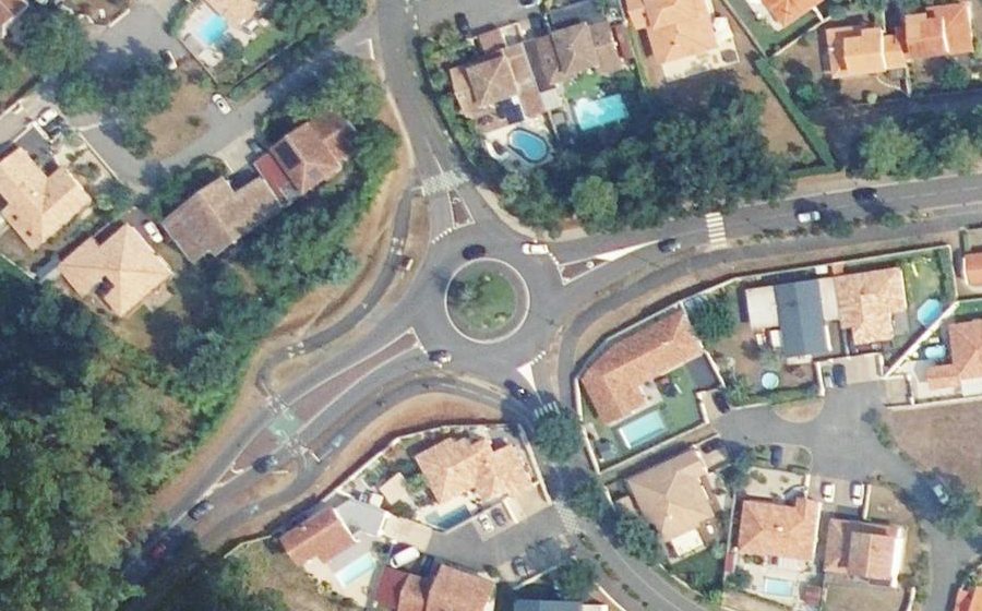 Vue aérienne du Rond-point anonyme n°177353006