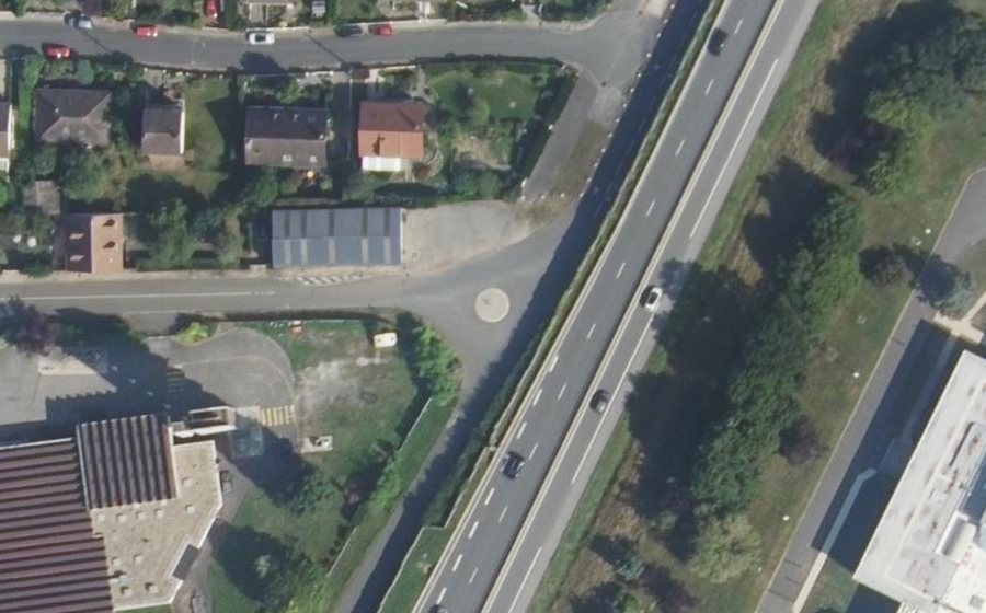 Vue aérienne du Rond-point anonyme n°177355751