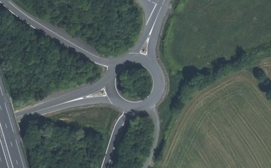 Vue aérienne du Rond-point anonyme n°177567783