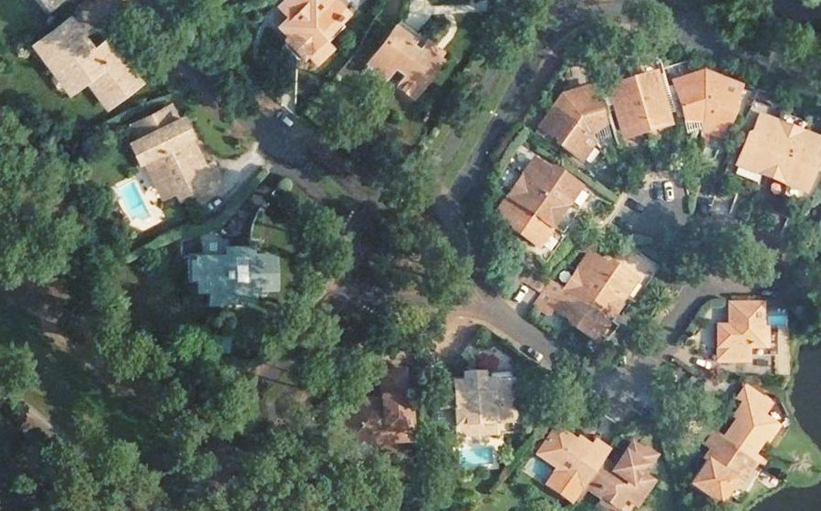 Vue aérienne du Rond-point anonyme n°177904953