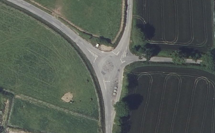 Vue aérienne du Rond-point anonyme n°178169362