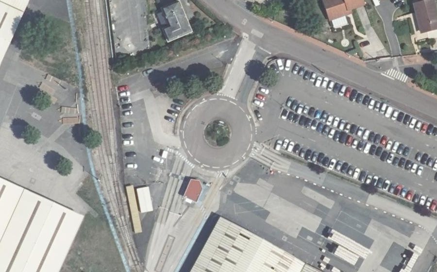 Vue aérienne du Rond-point anonyme n°178314990