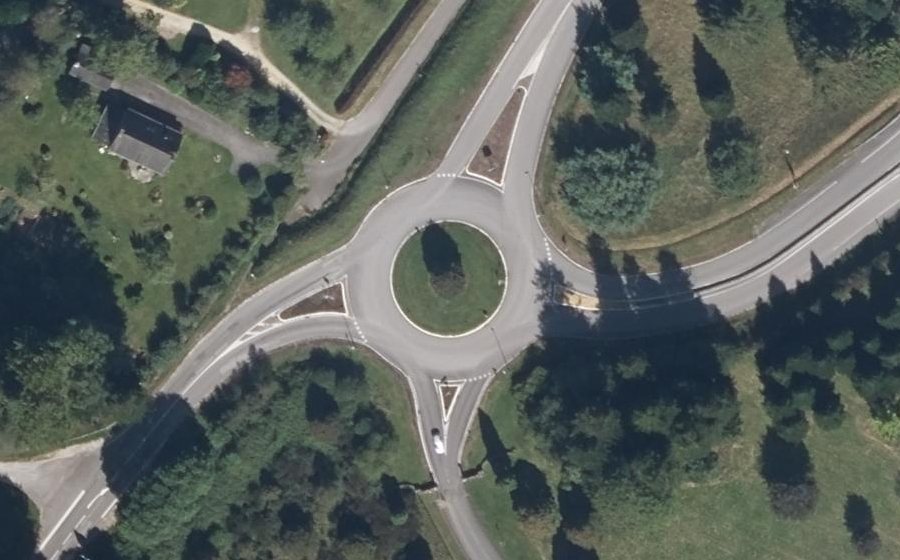 Vue aérienne du Rond-point anonyme n°178322024