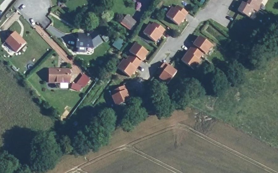 Vue aérienne du Rond-point anonyme n°178403791